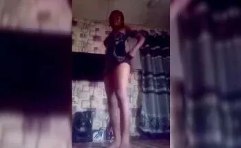 Modesta Undress To Show Her Ass